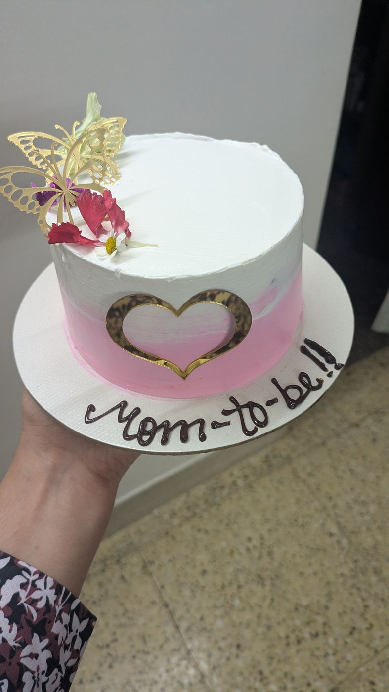 Mom to be baby shower cake